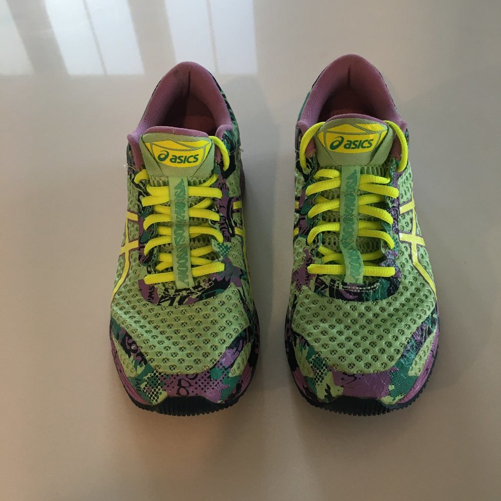 Ladies Asics Gel Noosa Size 8.5 Like New